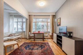 Cihangir Charm:Sunny 1BR Retreat
